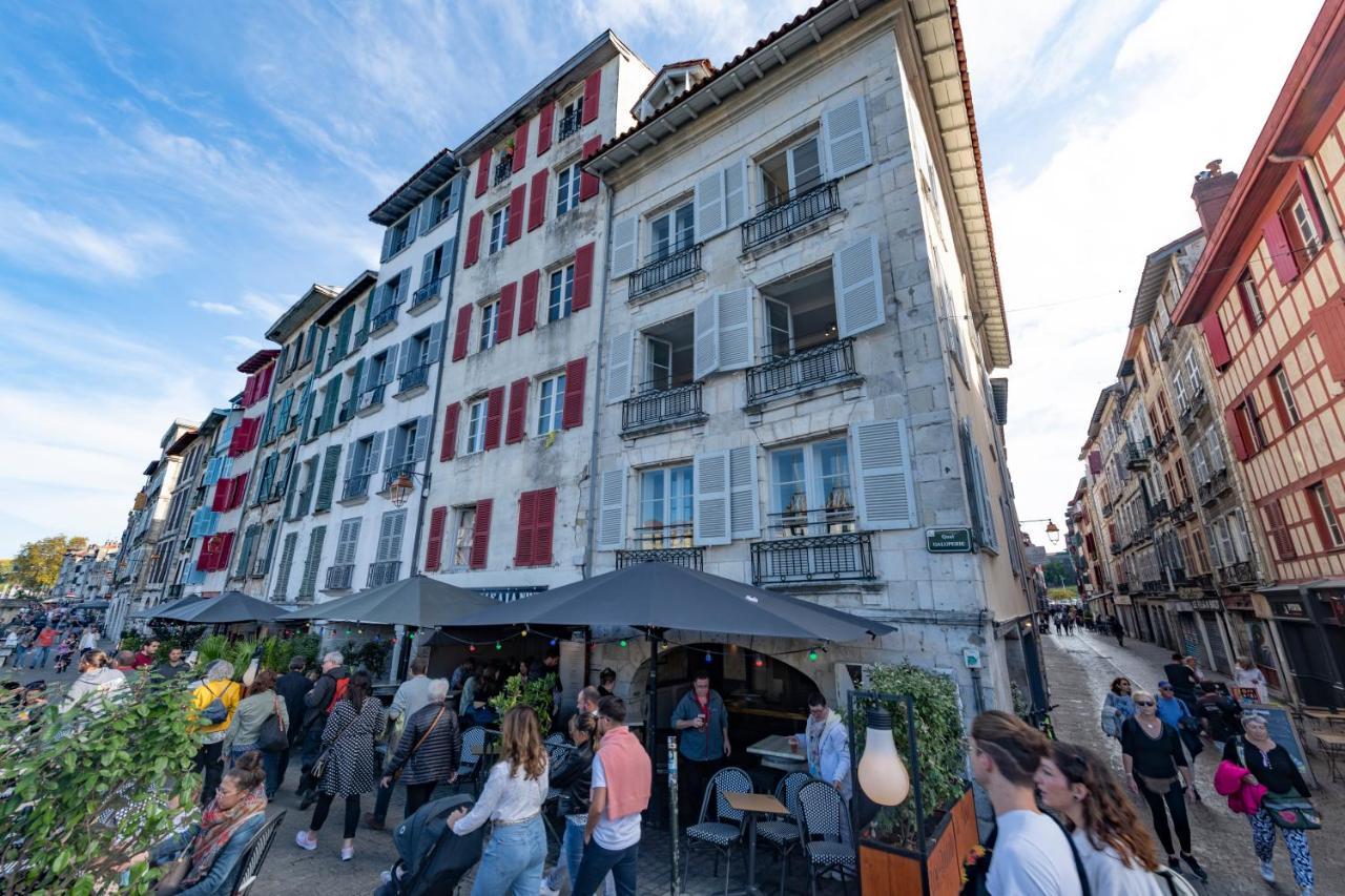 Duplex Typique Centre Appartement *